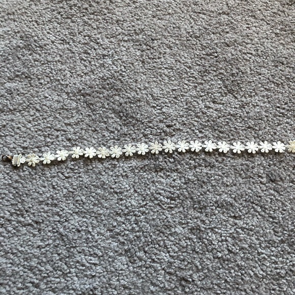 Daisy Choker - Picture 2 of 3